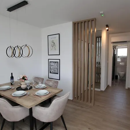 Apartment With Parking Space - 24605 Trogir